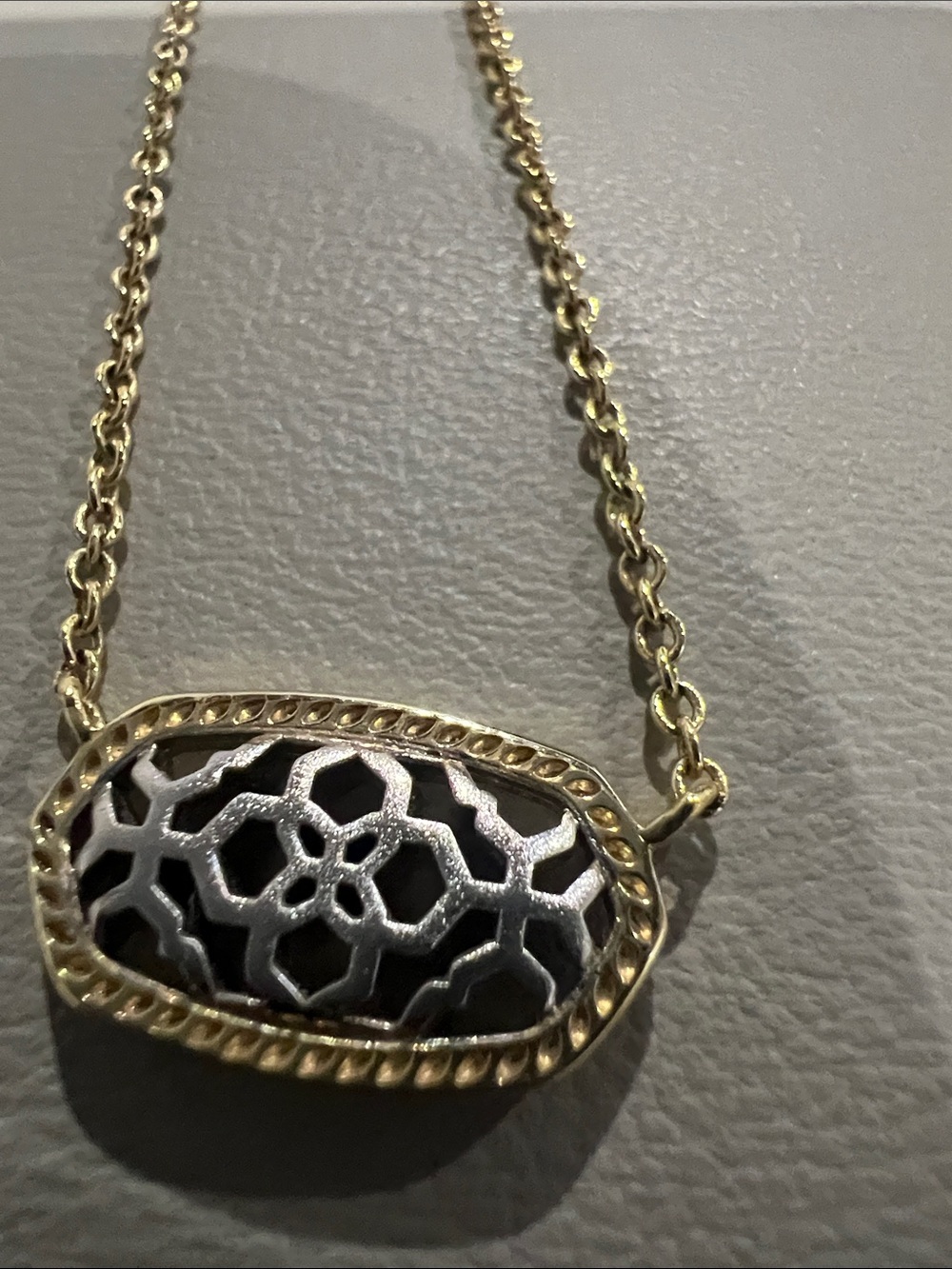 Kendra Scott Gold Filigree Pendant Necklace